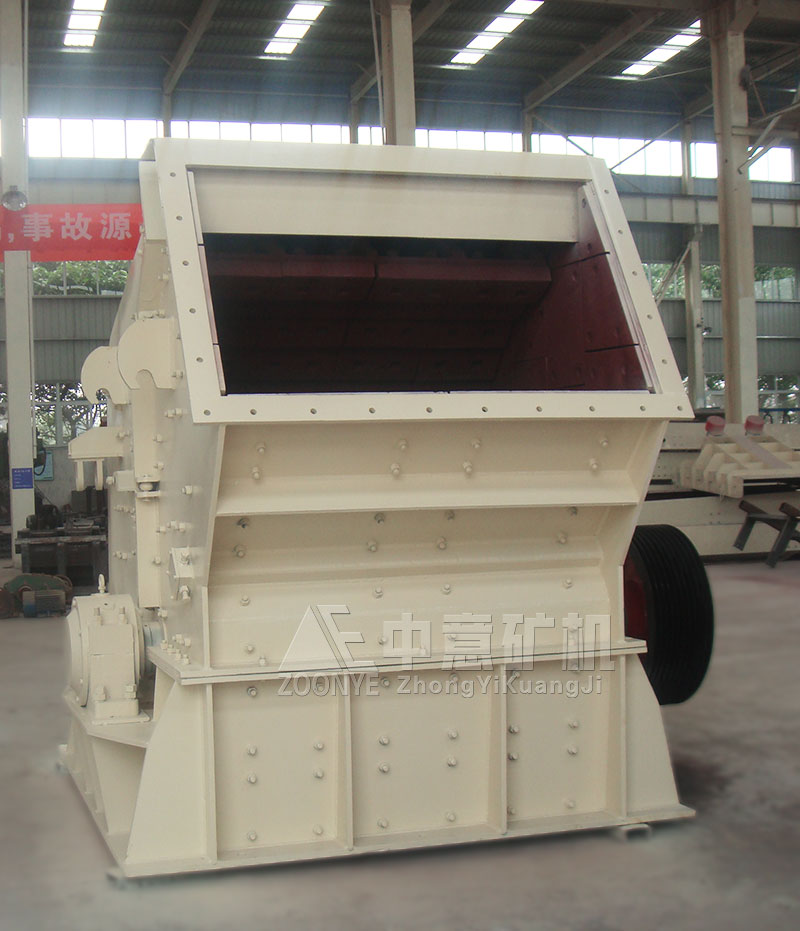 PF反擊式破碎機(jī)車(chē)間實(shí)拍