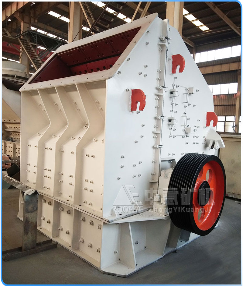 NP反擊式破碎機(jī)車(chē)間實(shí)拍