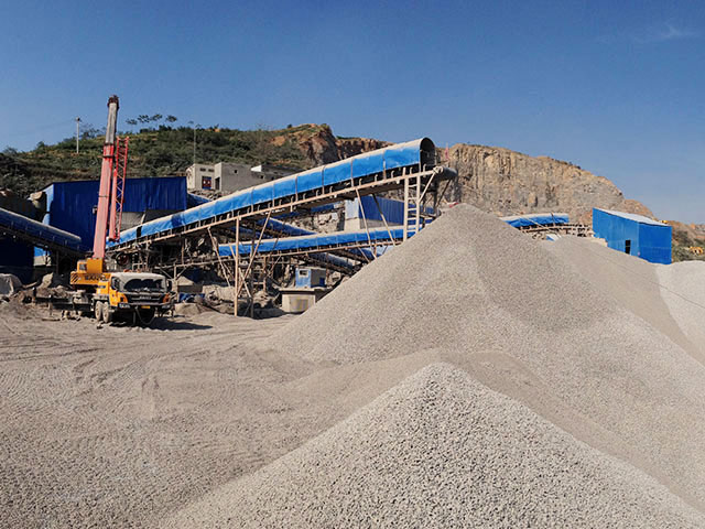 鄭州鞏義石灰石破碎現(xiàn)場圖片案例