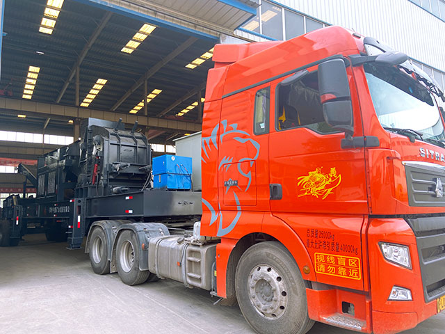 YPC移動建筑垃圾破碎篩分站發(fā)往四川遂寧