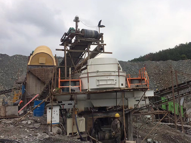 中意承建中鐵十四局時(shí)產(chǎn)500噸玄武巖破碎生產(chǎn)線