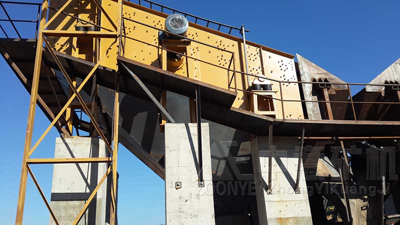 山東青島年產(chǎn)70萬方花崗巖破碎制砂生產(chǎn)線現(xiàn)場