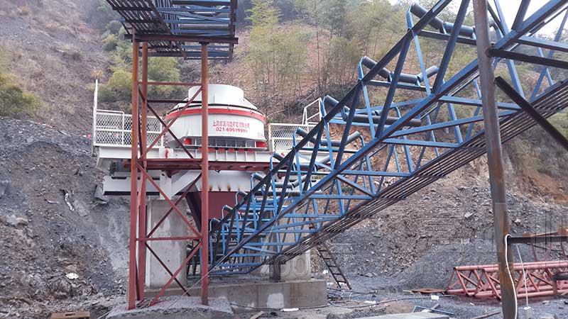 日產(chǎn)3000方鐵路路基破碎砂石生產(chǎn)線現(xiàn)場